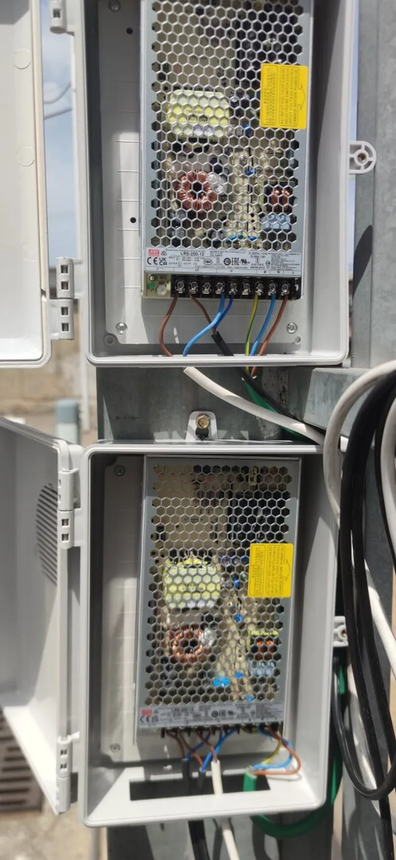 Фасадная вывеска для автоцентра