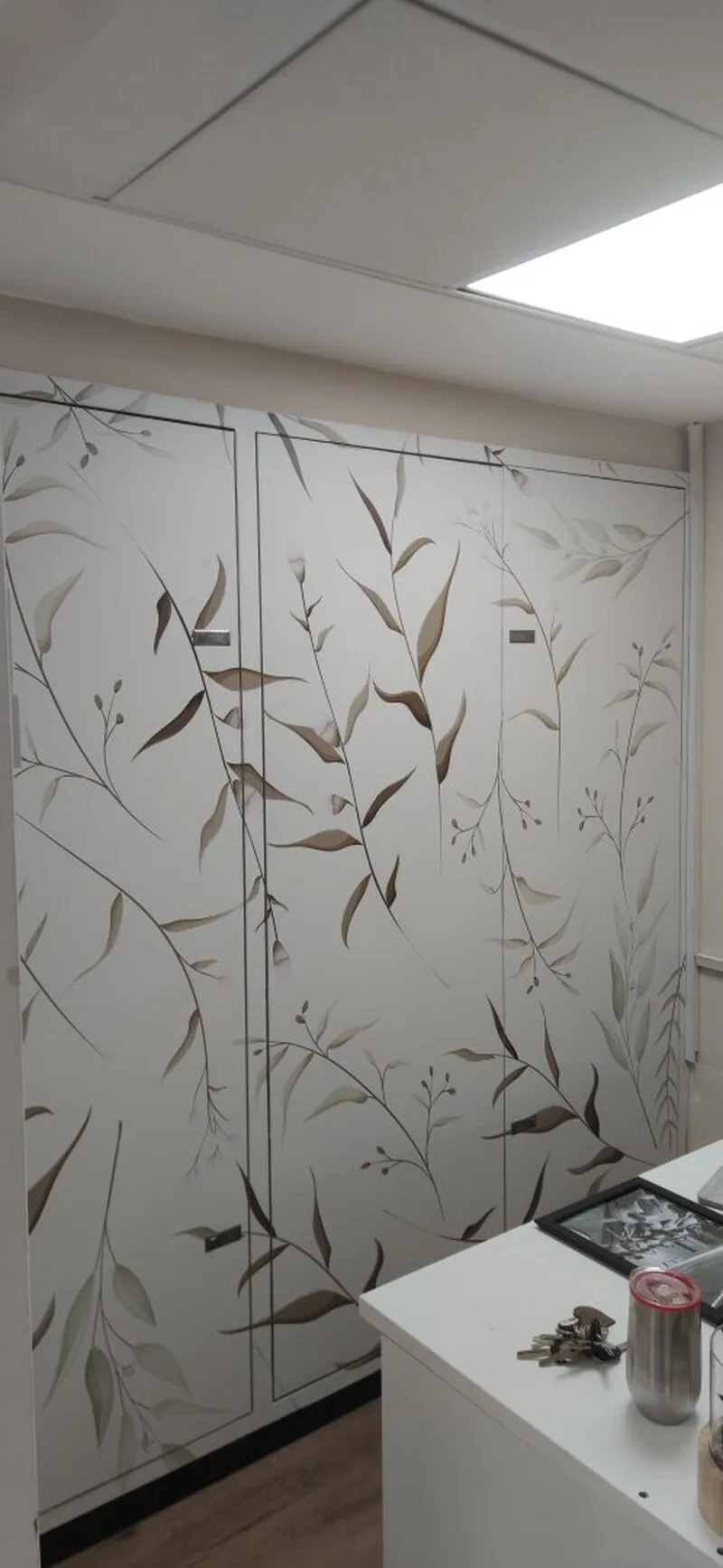 Оклейка мебели декоративной плёнкой