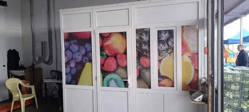 Два стиля оформления фруктового павильона