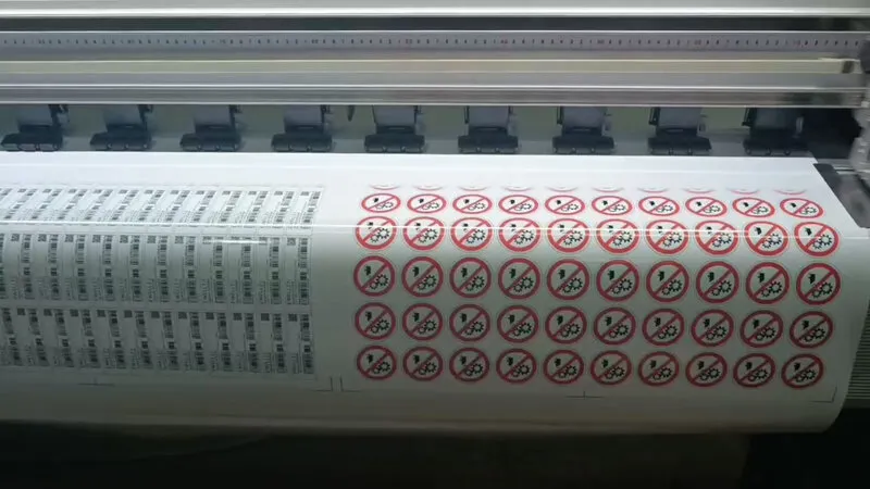 Производство наклеек для маркировки оборудования и зон ограниченного доступа