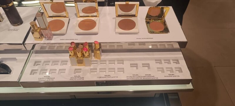 💄 Лотки, ячейки и подсветка: как мы создали островную зону для премиальной косметики